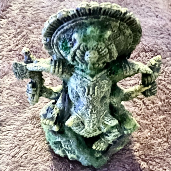 Zen Hindu worship elephant! Handmade from a stone-plastic. Perfect home accent! - Picture 2 of 4